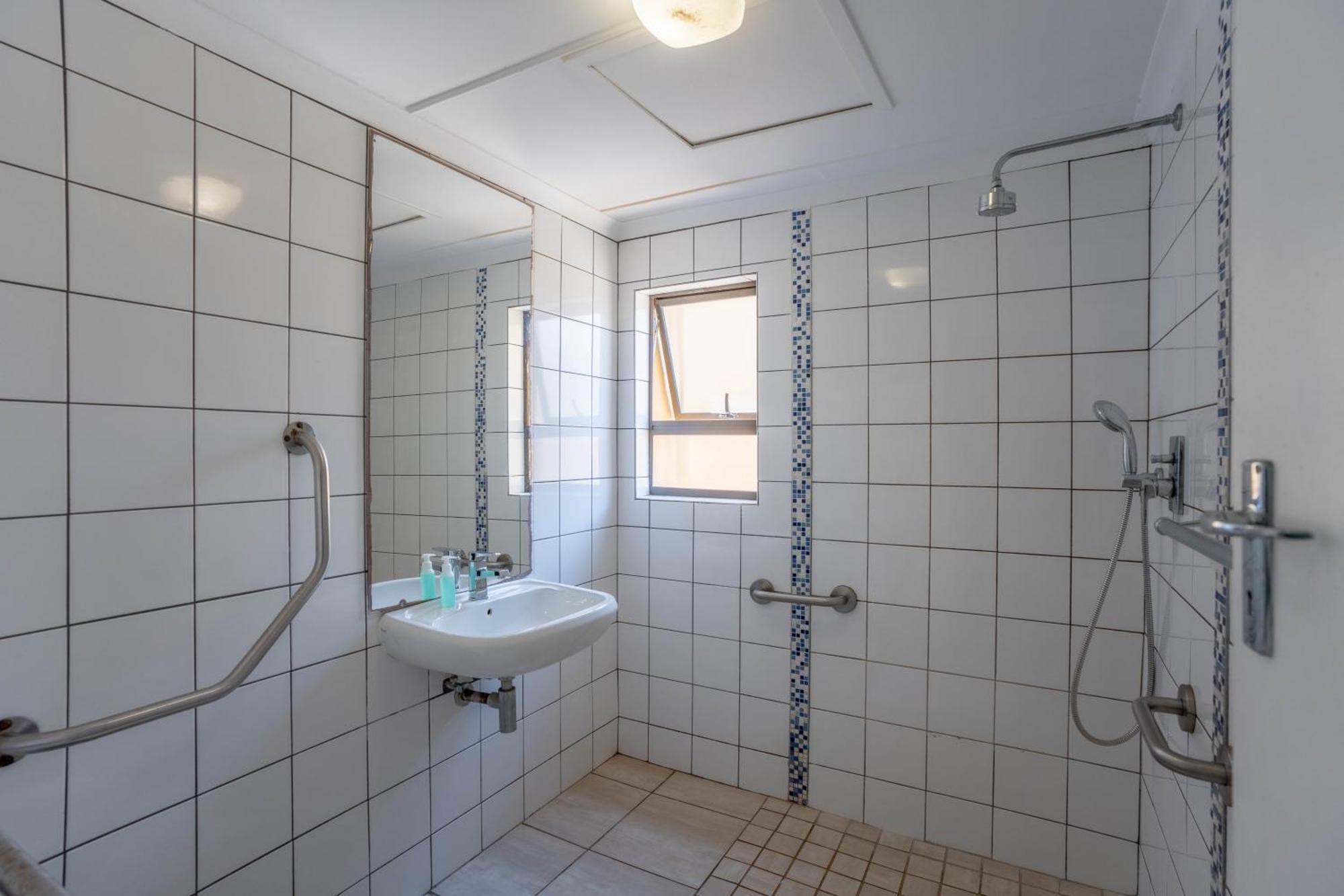 Glenashley Beach Accommodation - B&B And Backpackers Дурбан Экстерьер фото